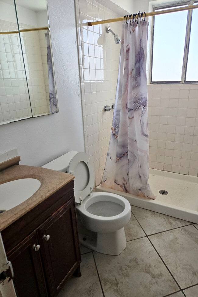 Building Photo - Fitz