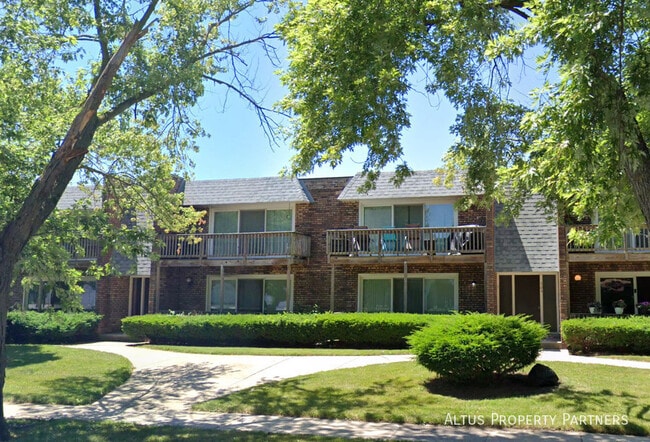 Building Photo - 504 Roberts Dr