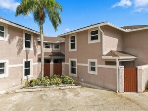 Building Photo - 1033 Goldenrod Rd