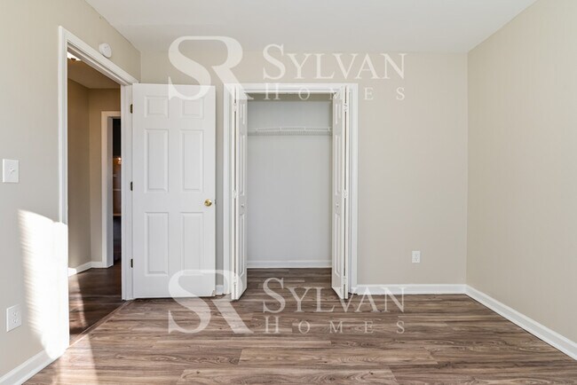 Building Photo - Prepare to be impressed by this 3 bedroom, 2 bathroom home