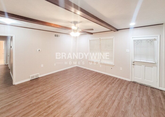 Building Photo - 3685 Naylor Dr