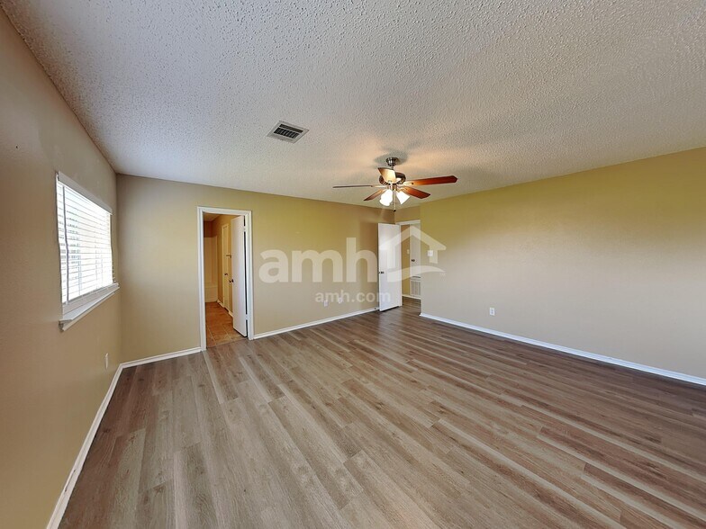 Building Photo - 2707 Vinson Ct