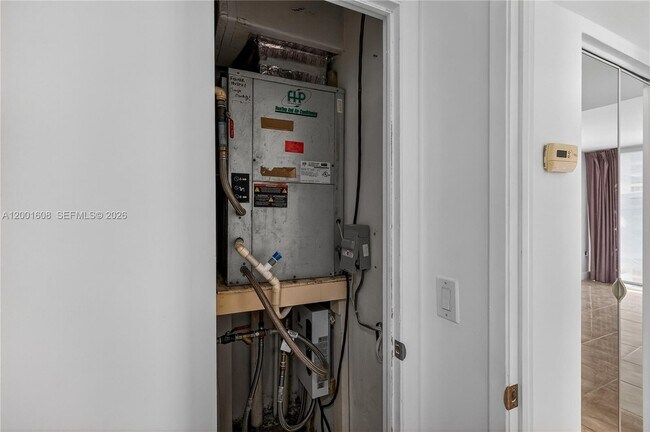 Building Photo - 600 NE 36th St