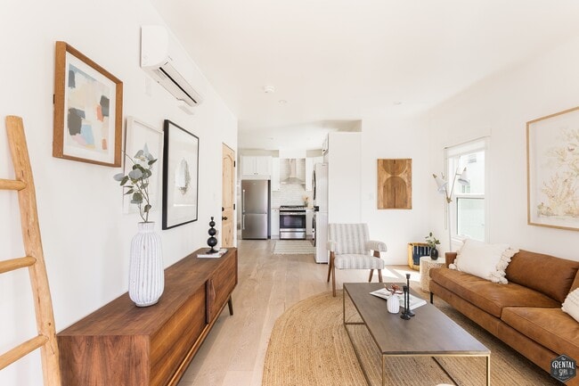 Building Photo - 5847 1/2 Ernest Ave-