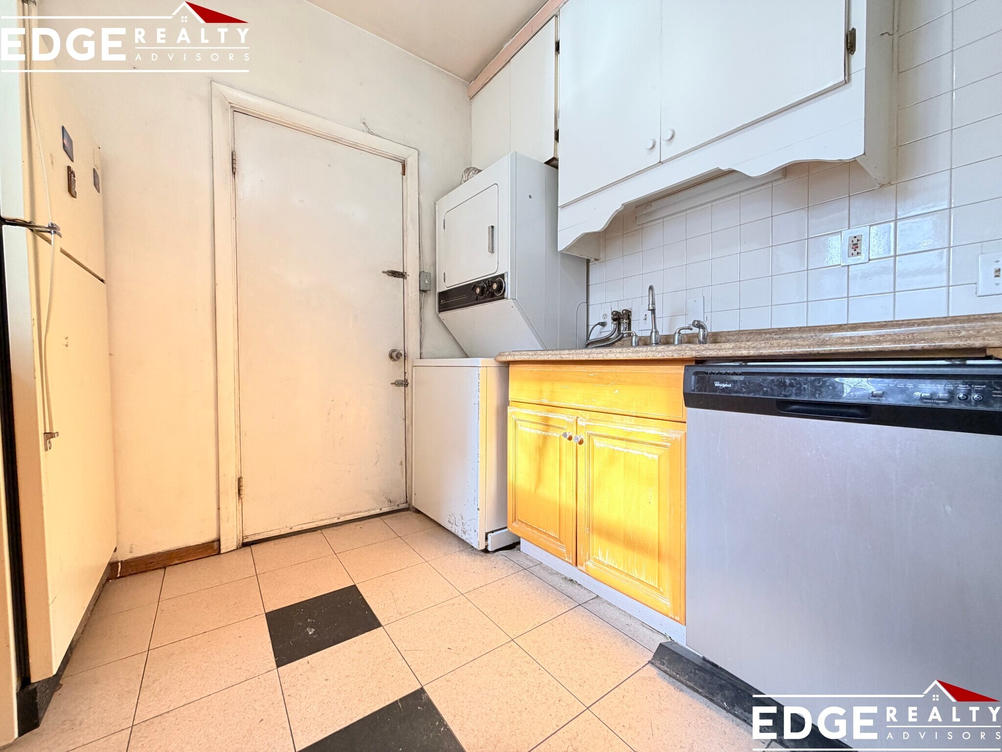 Building Photo - 46 Park Vale Ave