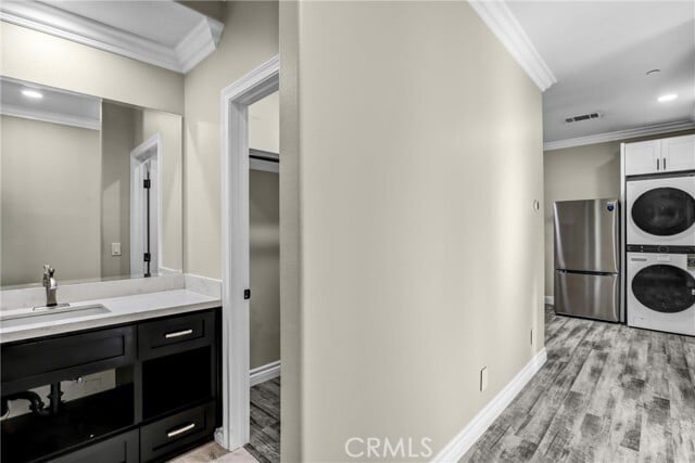 Building Photo - 3329 E Virginia Ave