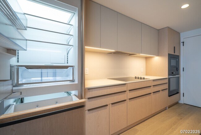 Building Photo - $4600 /1 Bed +DEN / 1 Bath Elevated Island Living at The Park at Ward Village