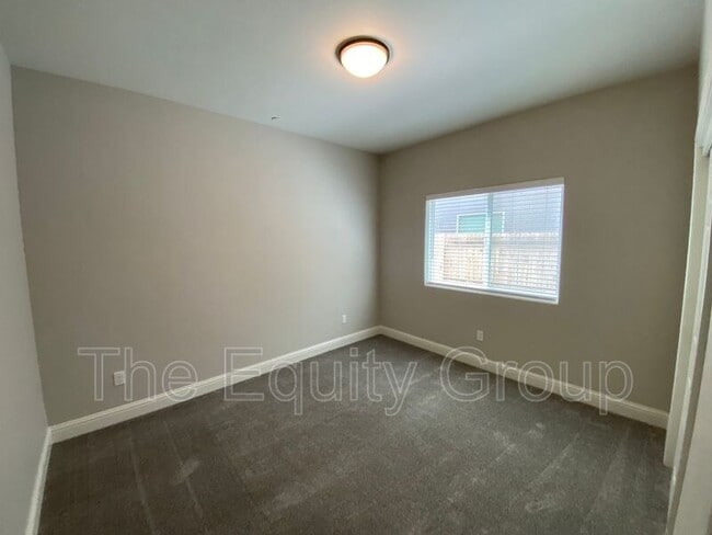 Building Photo - 1129 E Harter Dr