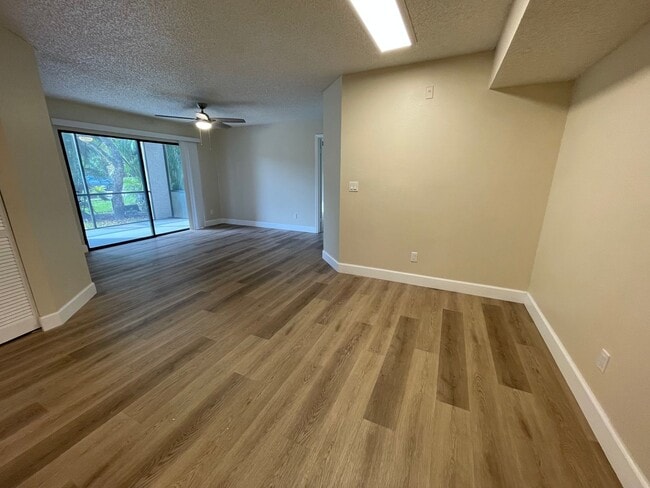 Building Photo - ANNUAL RENTAL - OASIS- 2 BED / 2BATH