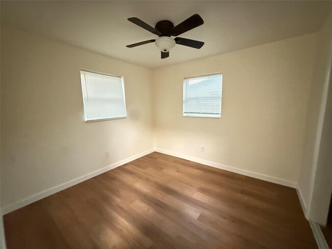 Building Photo - 9460 SW 52nd St