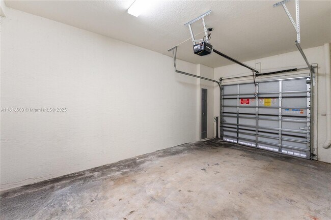 Building Photo - 4746 NW 83rd Pkwy