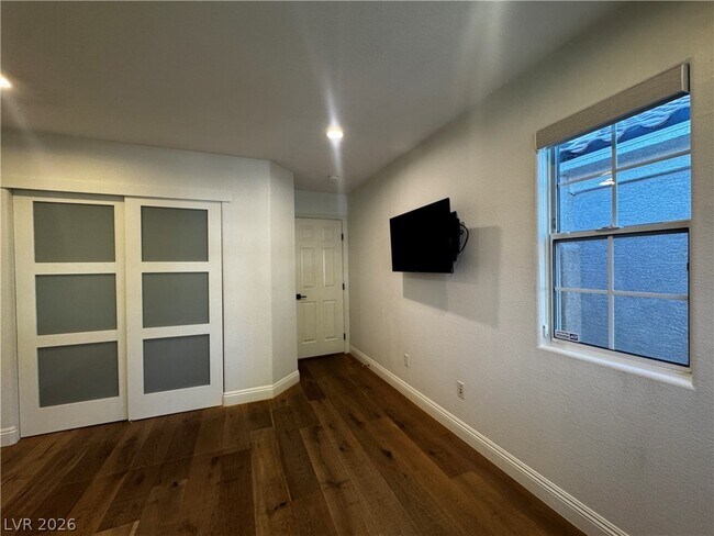 Building Photo - 956 Puerta Del Sol Dr