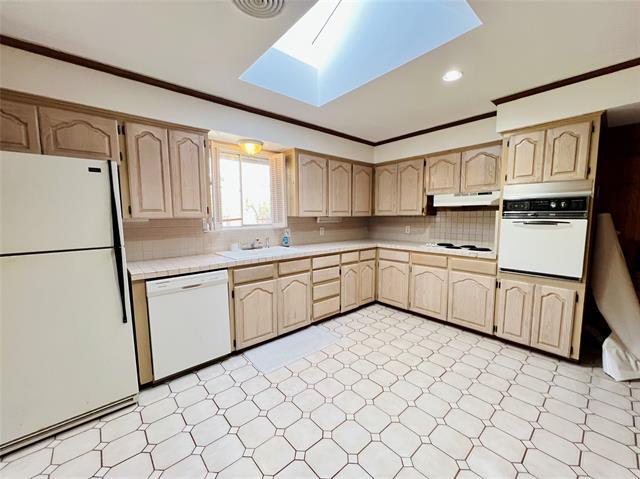 Building Photo - 8715 Labron Ave