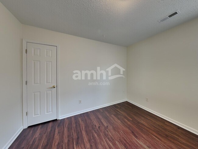 Building Photo - 13316 Woodland Farm Dr