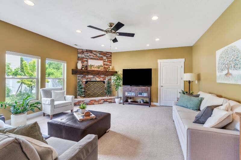 Building Photo - 758 W 375 N