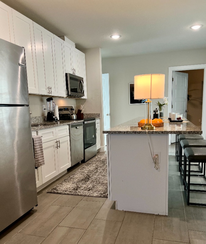 Building Photo - 210 Rainbow Dr