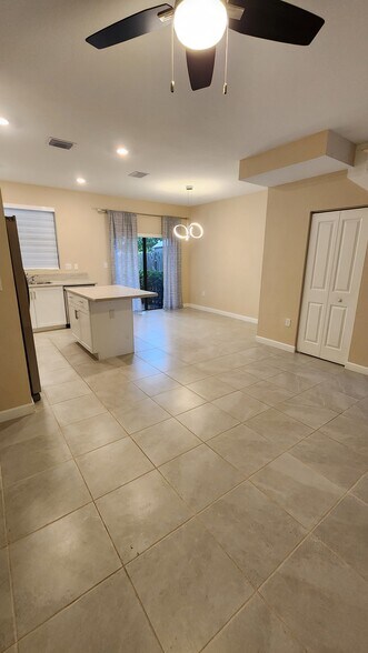 Building Photo - 14817 SW 183rd Ter