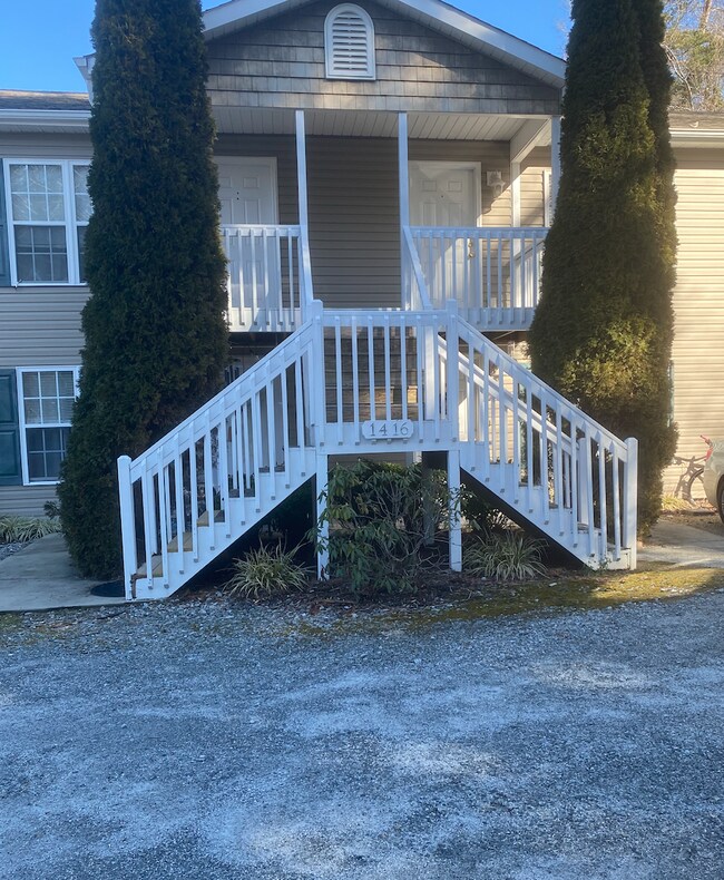 Primary Photo - 1416 Highland Ave