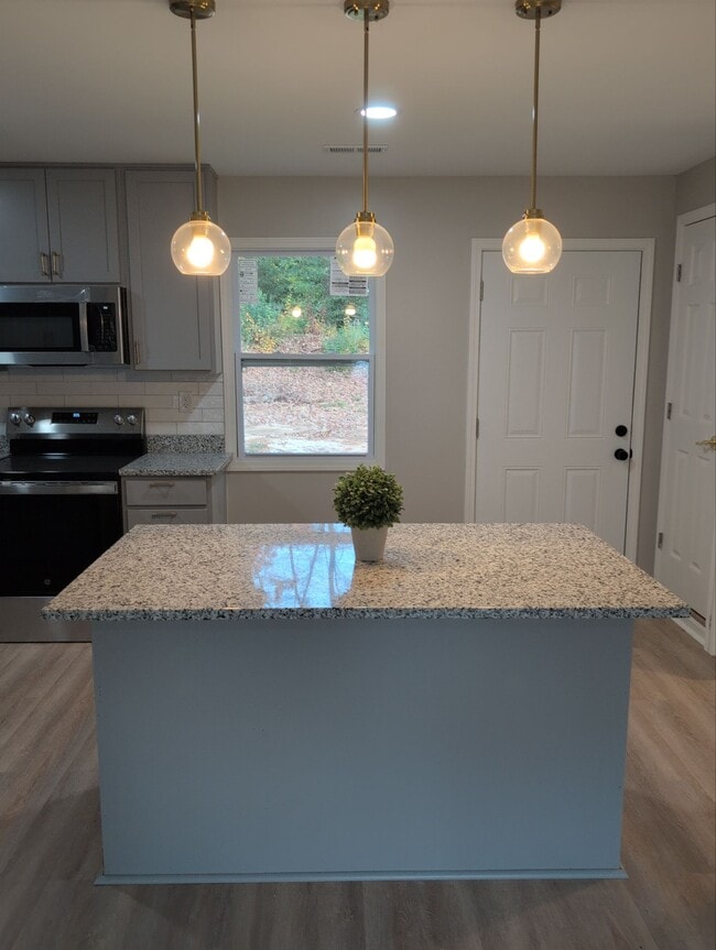 Building Photo - 3210 Delia Ln NW