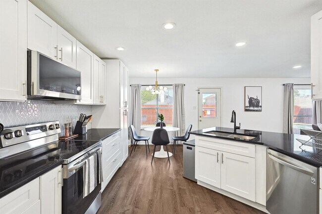 Building Photo - 967 Grand Central Pkwy