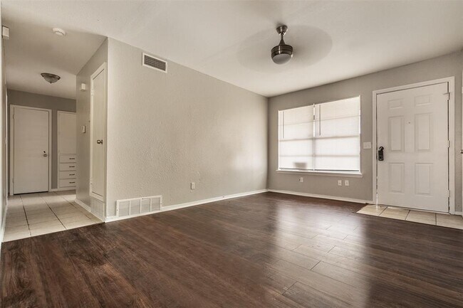 Building Photo - 1416 Mcdonald Dr