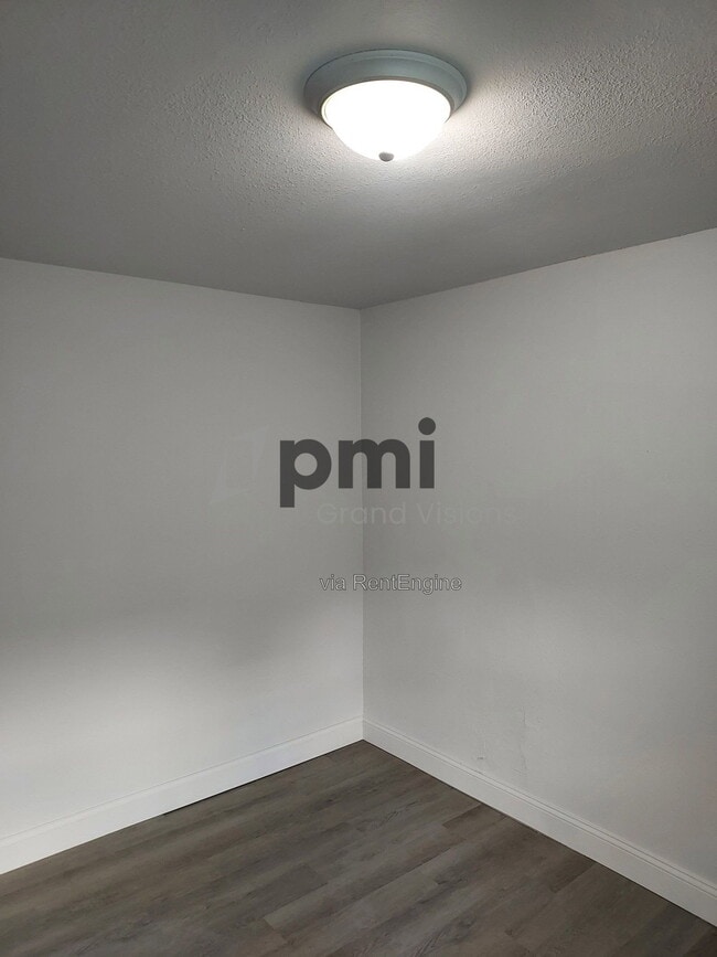 Building Photo - 801 Cantrell Heights St