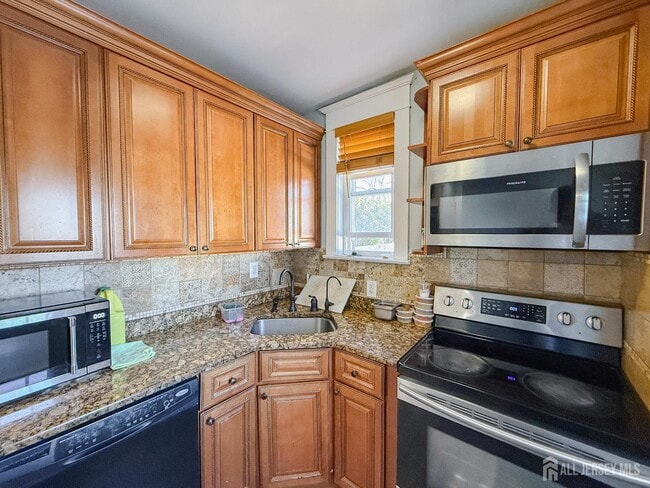 Building Photo - 400 Stockton St