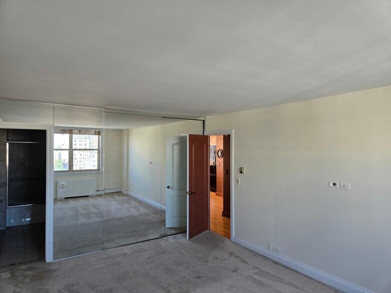 Building Photo - 40 E Cedar St