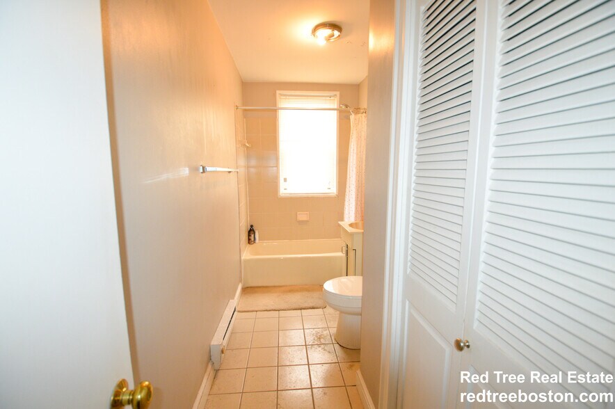 Building Photo - 374 Chestnut Hill Ave