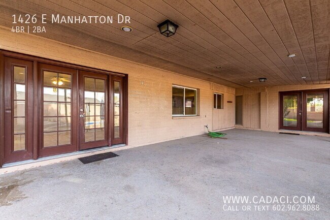 Building Photo - 1426 E Manhatton Dr