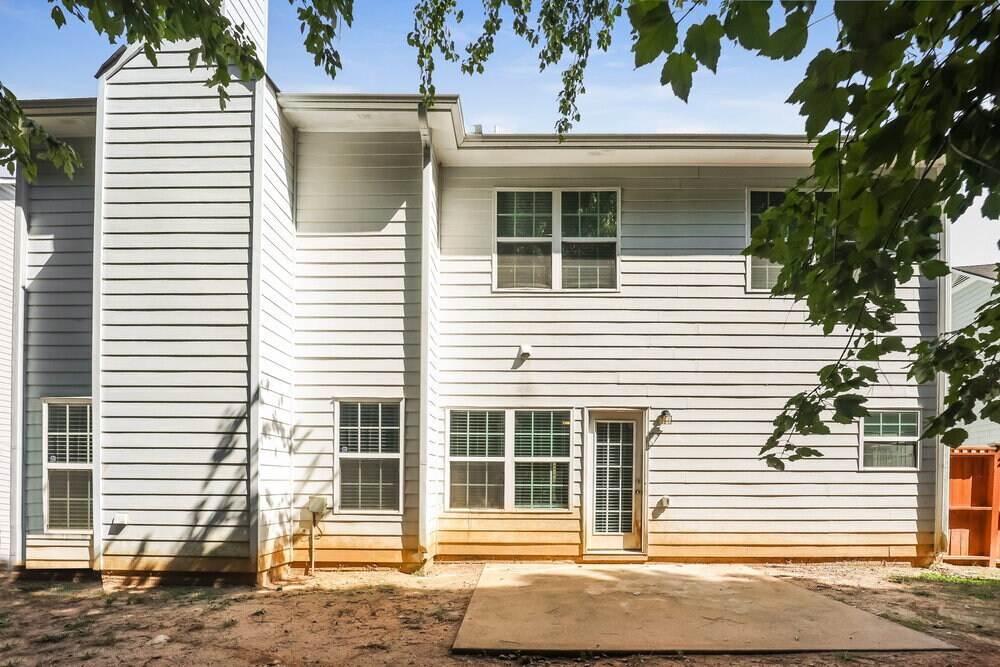 Building Photo - 5011 Upper Elm St