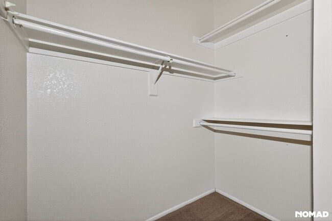 Building Photo - 4640 E Piedmont Rd