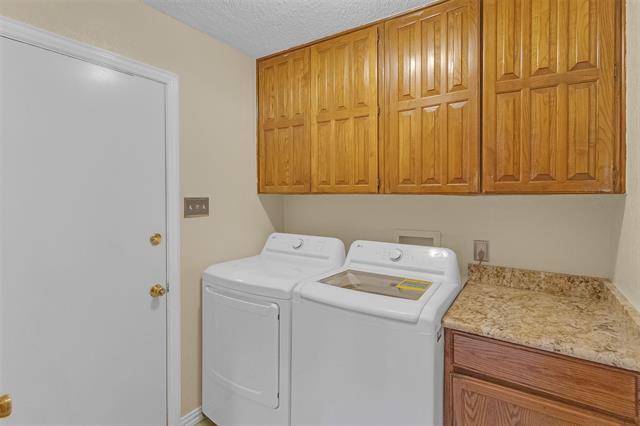 Building Photo - 6300 Aires Dr