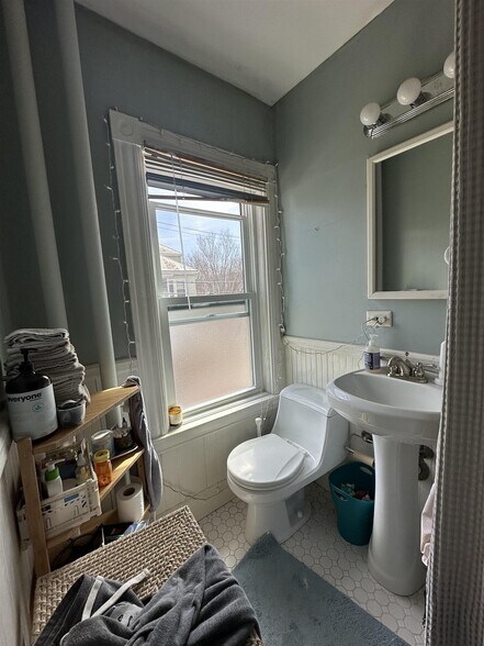 Building Photo - 100 Woodstock St