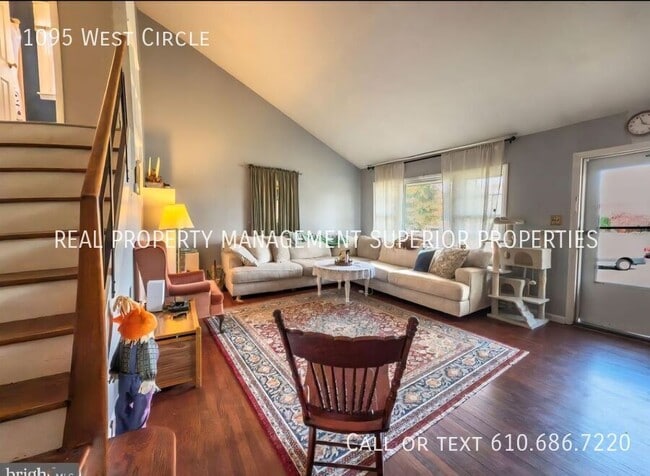 Building Photo - 1095 West Cir