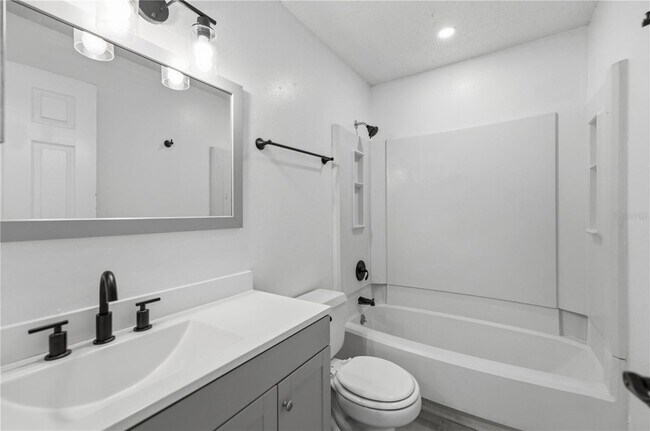 Building Photo - 5355 SE 29th Pl