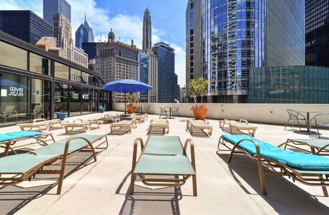 Building Photo - Amazing One Bedroom Downtown Chicago Skyri...