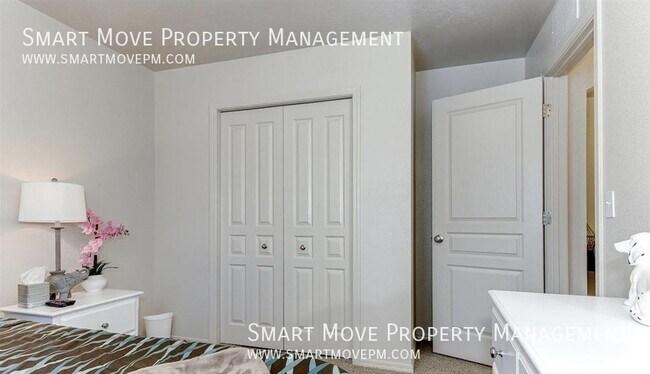 Building Photo - 5444 S Pepperridge Way