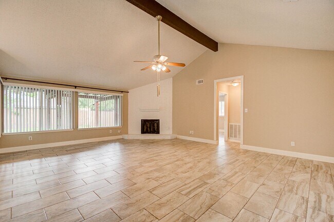 Building Photo - Spacious one story home on a corner lot!