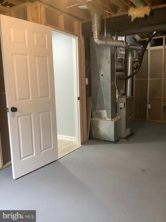 Building Photo - 15114 Laurel Oaks Ln