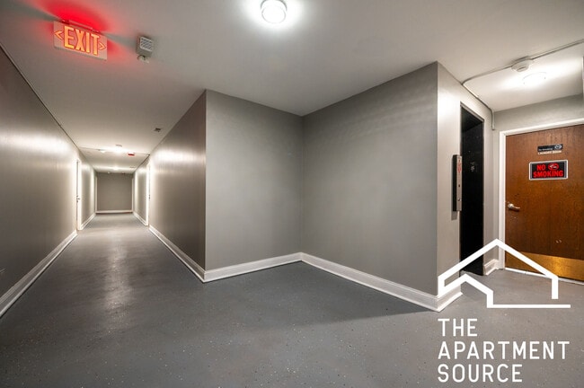 Building Photo - 2300 N Harlem Ave