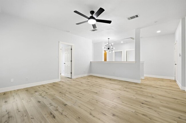 Building Photo - 502 Sherwood Ct