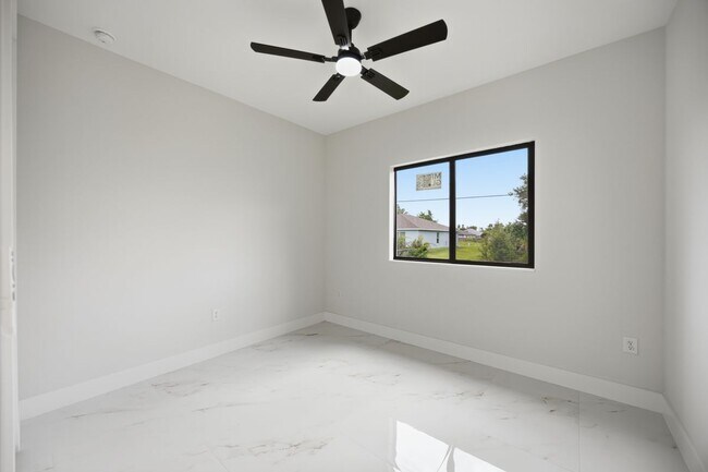 Building Photo - 1299 Barton Ave