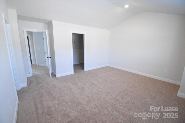 Building Photo - 3519 Narrow Ln