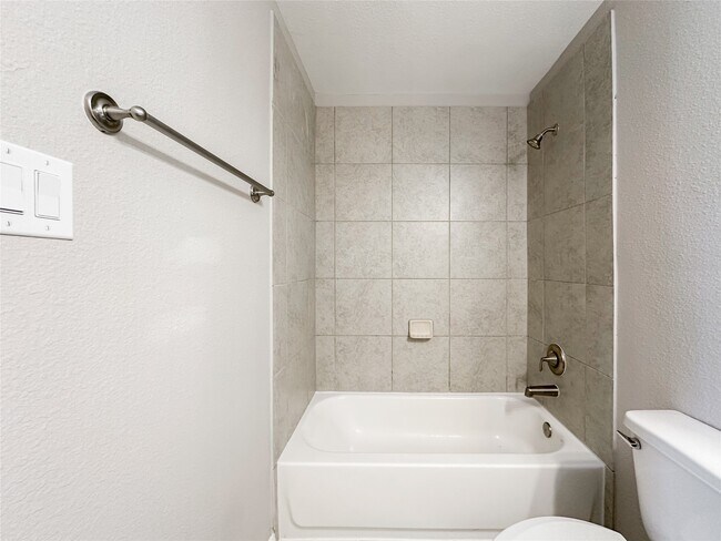 Building Photo - 125 Camelot Pl Ct