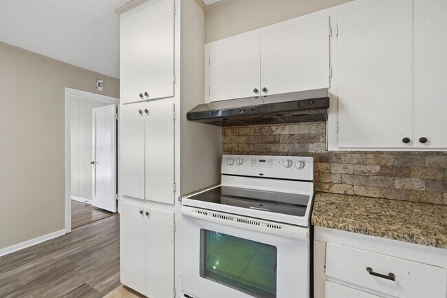 Building Photo - 2857 S 5th St