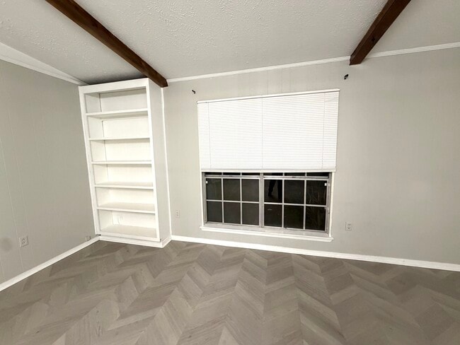 Building Photo - 5919 40th Ct