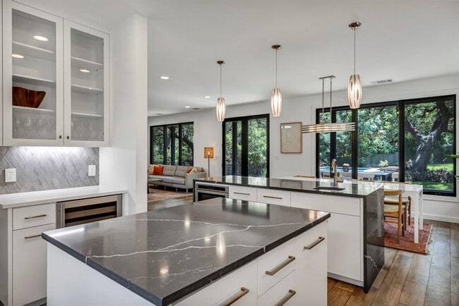 Building Photo - 613 Terrell Hill Dr