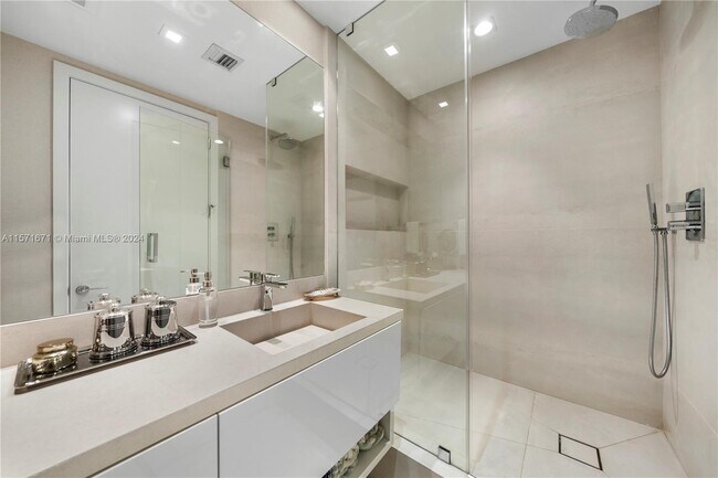 Building Photo - 10203 Collins Ave