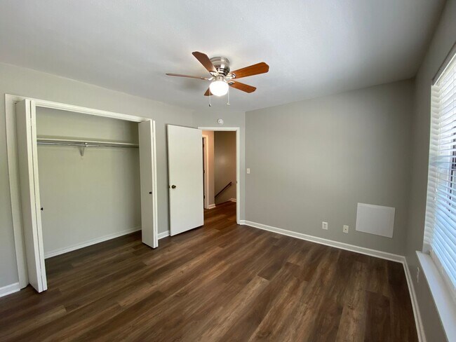 Building Photo - 2628 E Kantz Dr